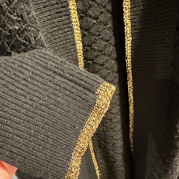 Roller Rabbit Sweater - M/L - Picture 2 of 4